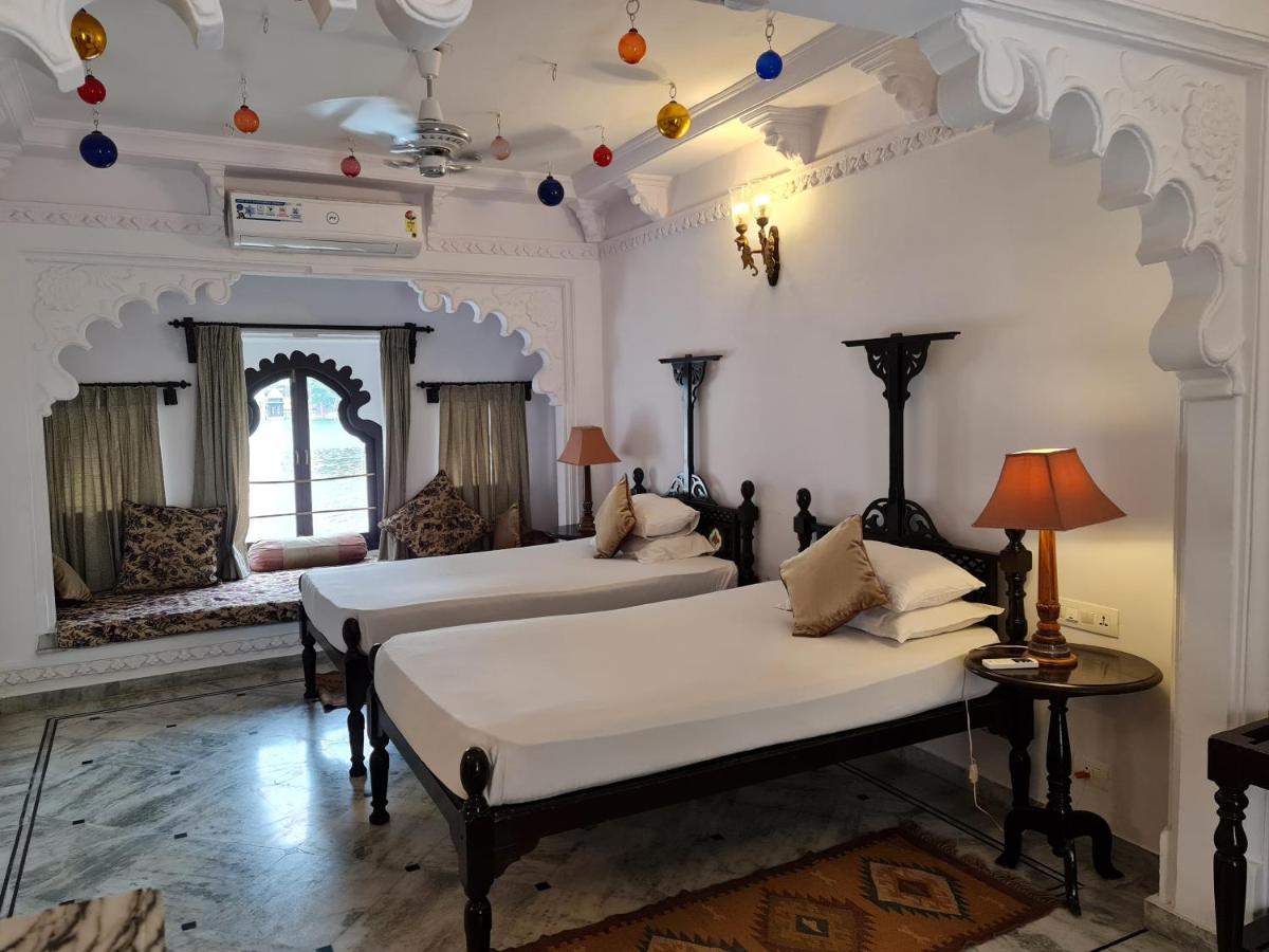 Amet Haveli - A Heritage Hotel Удайпур Экстерьер фото