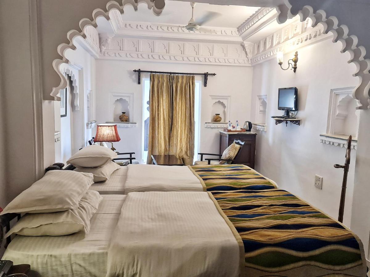 Amet Haveli - A Heritage Hotel Удайпур Экстерьер фото