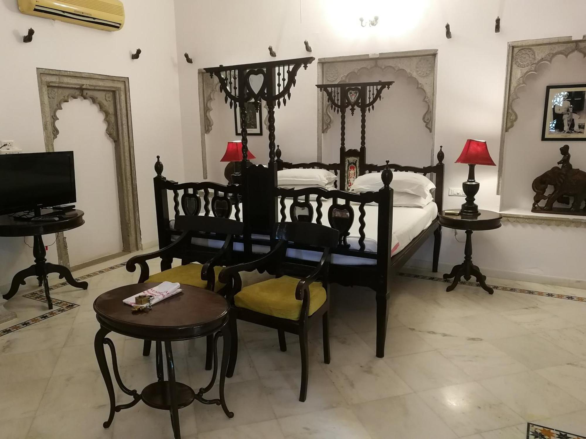 Amet Haveli - A Heritage Hotel Удайпур Экстерьер фото