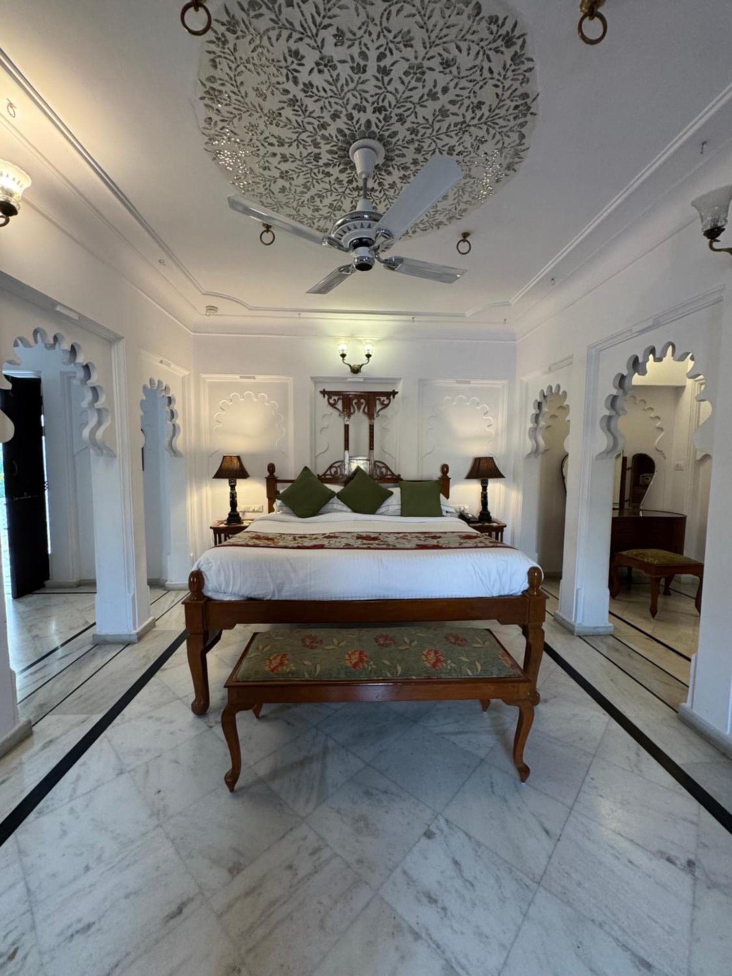 Amet Haveli - A Heritage Hotel Удайпур Экстерьер фото