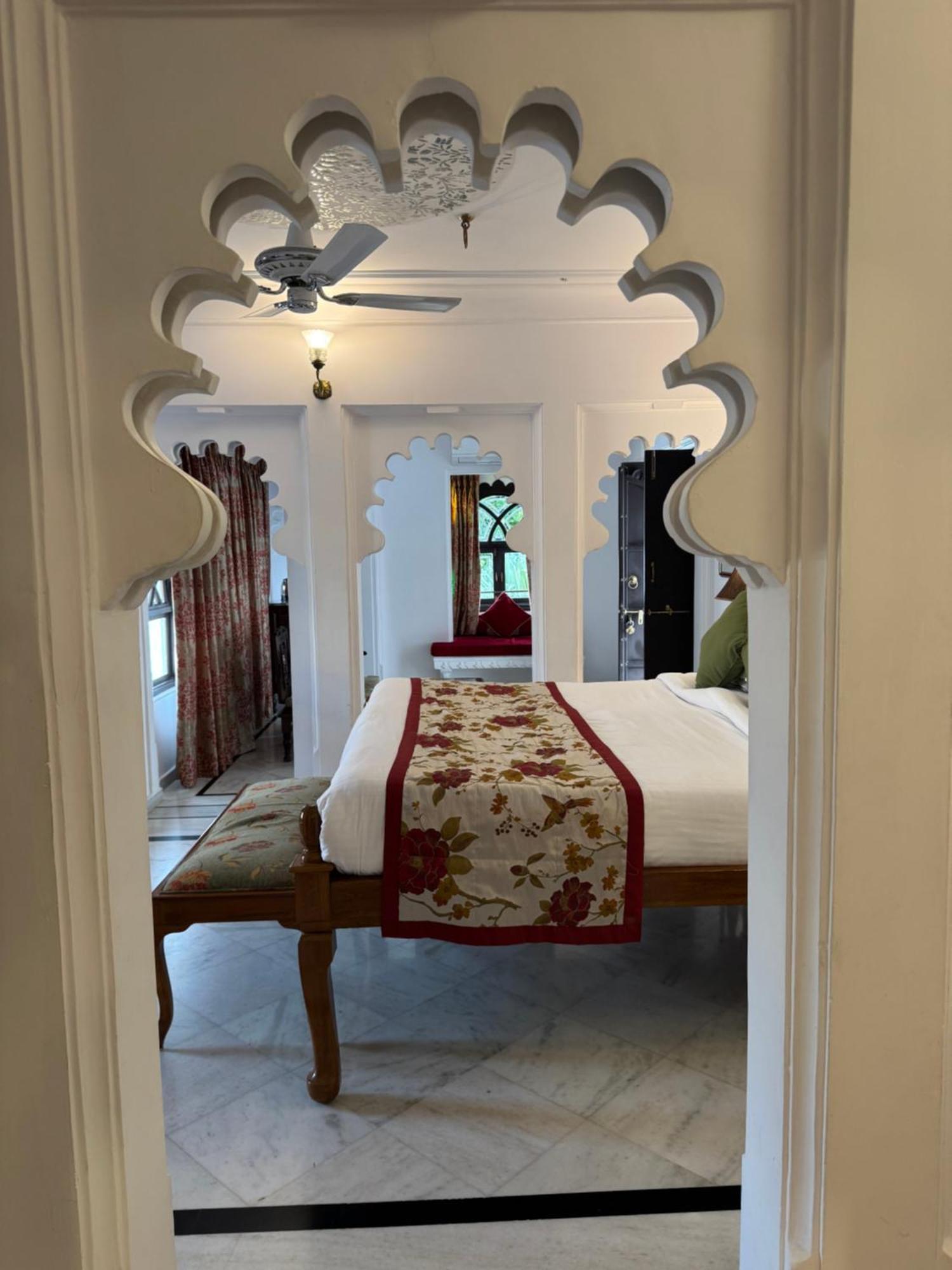 Amet Haveli - A Heritage Hotel Удайпур Экстерьер фото