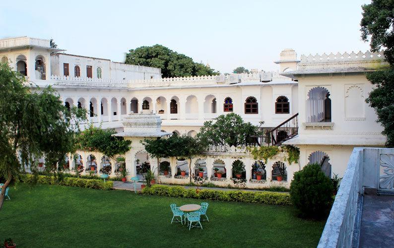 Amet Haveli - A Heritage Hotel Удайпур Экстерьер фото