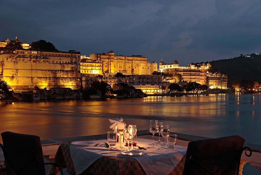 Amet Haveli - A Heritage Hotel Удайпур Экстерьер фото